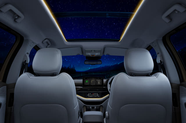 Tata Safari Accomplished trim - sunroof Image - 10666